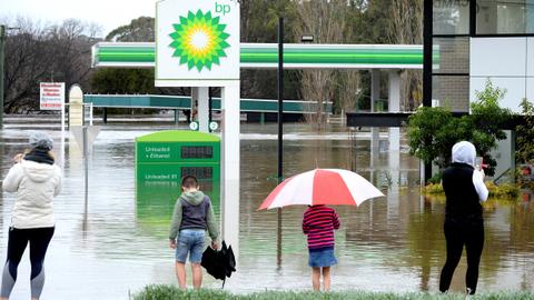 Heavy rains, floods prompt evacuations in Australia's Sydney