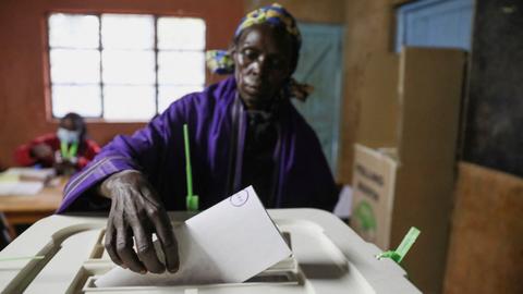 Kenya votes in closely watched election race
