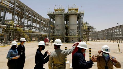 Saudi Aramco ready to boost crude output, oil prices drop