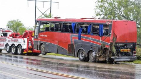 Charter bus crash in Texas kills 8, injures 44