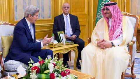 Kerry visits Saudi Arabia ahead of talks on Syrian conflict