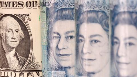 Pound slumps against dollar amid UK recession fears