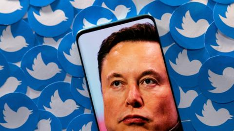 Musk, Twitter's Agrawal reschedule questioning ahead of buyout trial