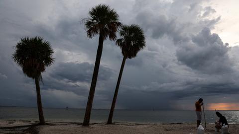 Strengthening Hurricane Ian lashes Cuba en route to Florida