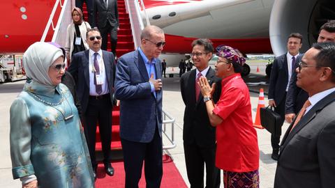 Ο πρόεδρος της Τουρκίας Ερντογάν φτάνει στο Μπαλί της Ινδονησίας για τη Σύνοδο Κορυφής της G20