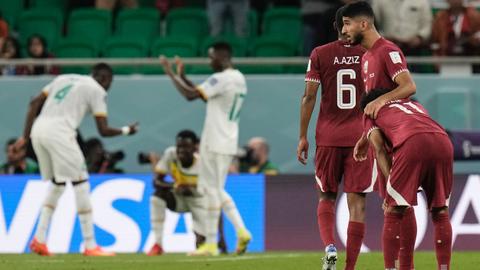 Host Qatar on the verge of World Cup elimination after 1-3 loss to Senegal