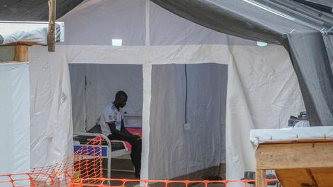 Uganda extends quarantine on Ebola epicentre