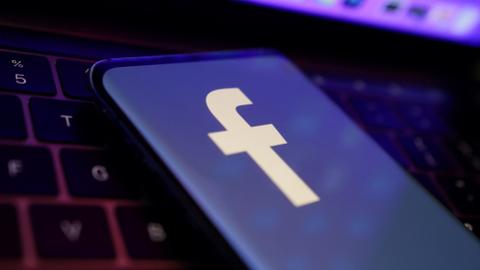 Irish privacy regulator fines Facebook $277 million