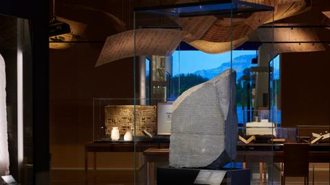 Thousands of Egyptians seek return of Rosetta Stone from British Museum