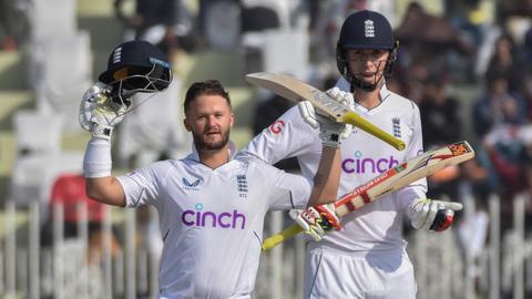 Blazing England breaks 112-year-old record against Pakistan in first Test
