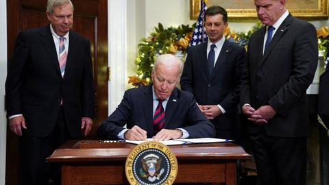 Biden signs bill to block potentially catastrophic US railroad strike