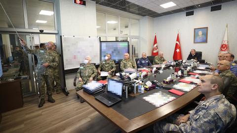 Türkiye arrests over a dozen terrorists in separate operations