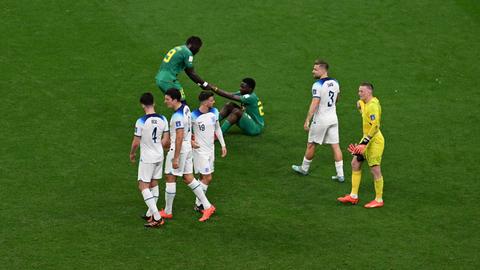 England reaches World Cup quarterfinals with 3-0 win over Senegal