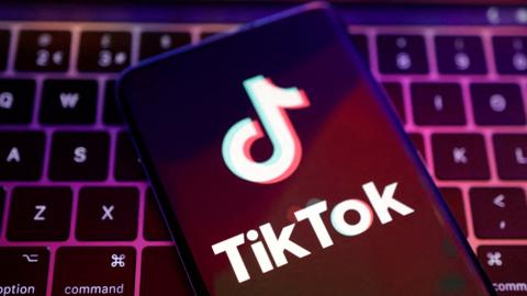 US lawmakers push to ban TikTok on government devices