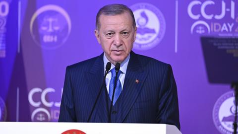 Erdogan lambasts Greece over its hostile approach to migrants