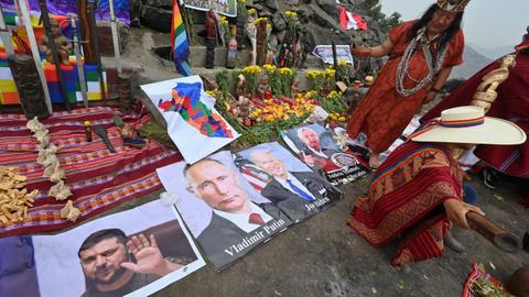 Peru shamans see Russia-Ukraine fight ending in 2023, peace pact by August