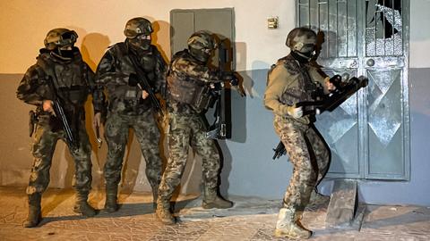 Turkish police capture 27 suspected terrorists in nationwide raids