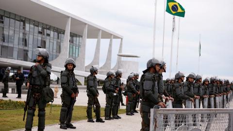 Brazil’s Lula removes 40 soldiers from presidential residence after riots