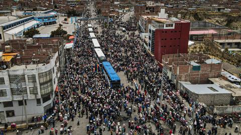 Peru peasants arrive in Lima for major anti-Boluarte protest