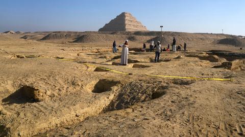 New excavation unearths tombs and sarcophagus in Egypt