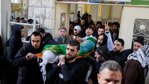 Israeli troops fatally shoot Palestinian driver in the West Bank