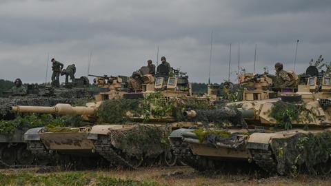 Live blog: Kiev expects to receive 140 tanks in 'first wave' — Ukraine FM