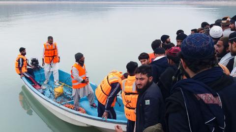 Death toll from boat capsize in northwest Pakistan rises