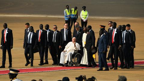Pope Francis takes peace mission to South Sudan after DRC