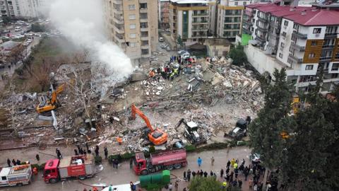 Hundreds dead as magnitude 7.4 earthquake strikes southern Türkiye