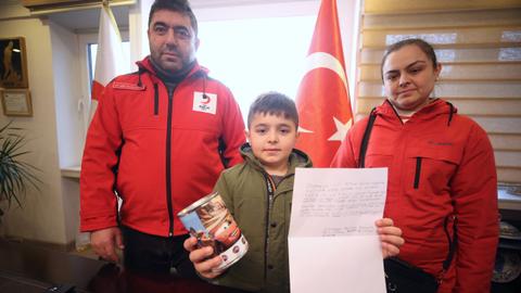 Nine-year-old Turkish boy donates his pocket money to earthquake victims