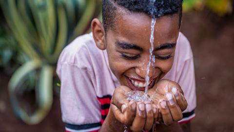 Ένας στους τρεις μαθητές δεν έχει πρόσβαση σε πόσιμο νερό: ΟΗΕ