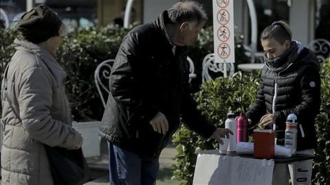 Bosnian boy in Sarajevo sells tea to help Türkiye, Syria earthquake victims