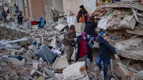 Live updates: Rising toll makes quake deadliest in Türkiye’s modern history