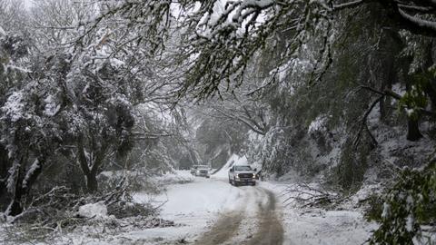 Southern California sees rare snowfall as winter storm intensifies