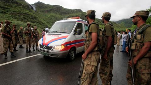 More than dozen dead in Pakistan road accident