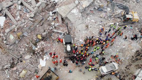 Live updates: Aftershocks continue to jolt Türkiye after major twin quakes