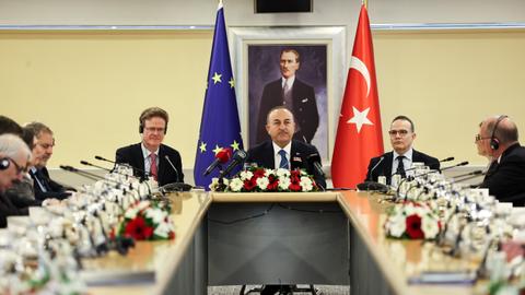 Strong international solidarity gives strength to Türkiye: Cavusoglu