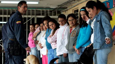 Colombia to free 5,000 breadwinner female prisoners