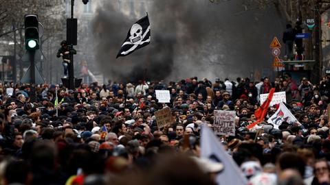 Hundreds injured, arrested in voilent France protests over pension reform