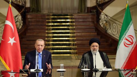 Erdogan to Raisi: Islamic world should unite against Israeli aggression