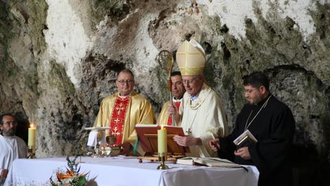 Easter Mass held in Türkiye’s quake-hit Hatay province