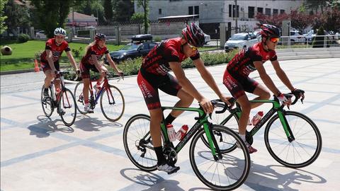 Serbia organises friendship cycling race with Türkiye for quake victims