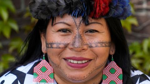 Amazon indigenous woman wins Goldman environment prize