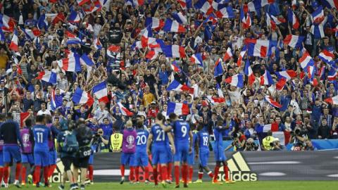 France beats Romania in Euro 2016 opener