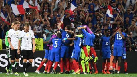 Hosts France march on to Euro 2016 finals