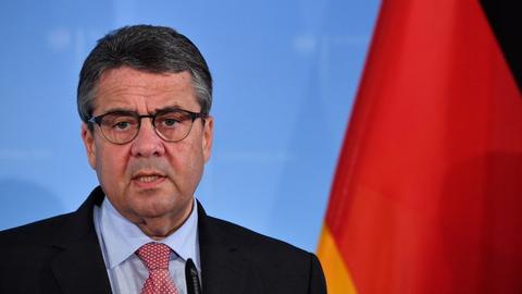 Germany urges Trump not to scrap Iran nuclear deal