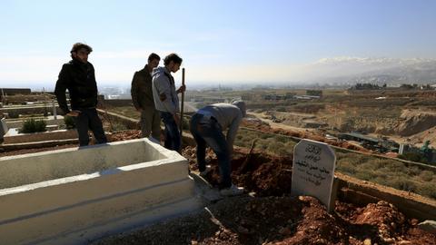 Syrian refugees find no place to bury their dead in Lebanon