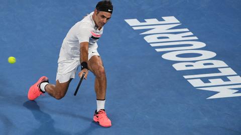 Classy Federer rolls on as Sharapova grinds to halt