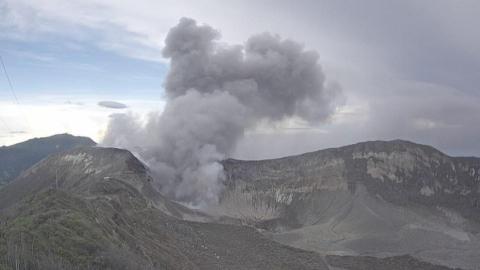 More airports affected after volcano erupts in Costa Rica