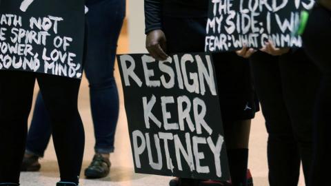 Charlotte protesters demand mayor's resignation 